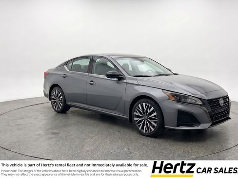 Used 2025 Nissan Altima 2.5 SV FWD image 1