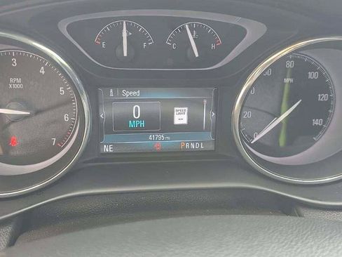 Used 2020 Buick Envision Essence AWD/4WD image 9