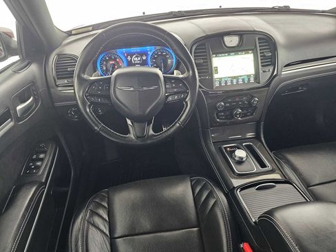 Used 2023 Chrysler 300 C image 18