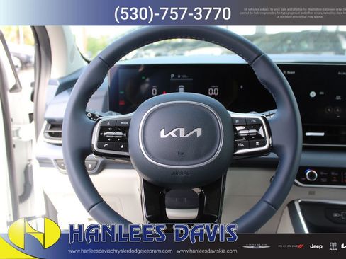 New 2026 Kia Carnival EX image 18