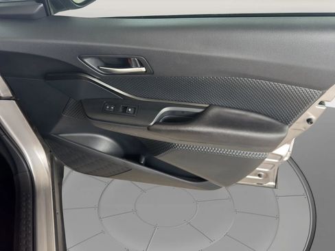 Used 2018 Toyota C-HR XLE FWD image 17