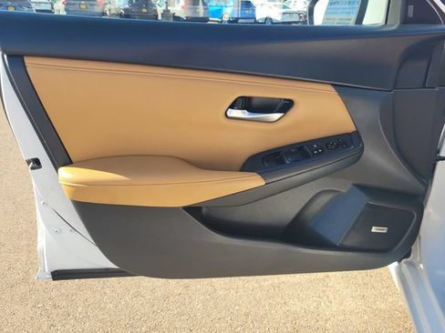 Used 2025 Nissan Sentra SV w/ SV Premium Package FWD image 18