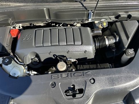 Used 2011 Buick Enclave CXL image 22