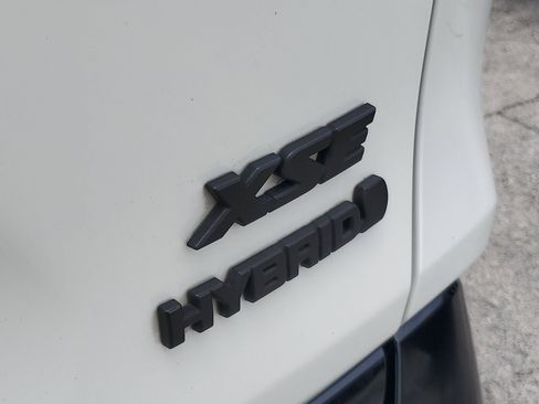 Used 2019 Toyota RAV4 XSE w/ XSE Weather Package AWD/4WD image 10