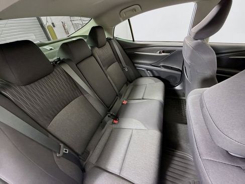 Used 2025 Toyota Camry LE w/ Convenience Package image 27