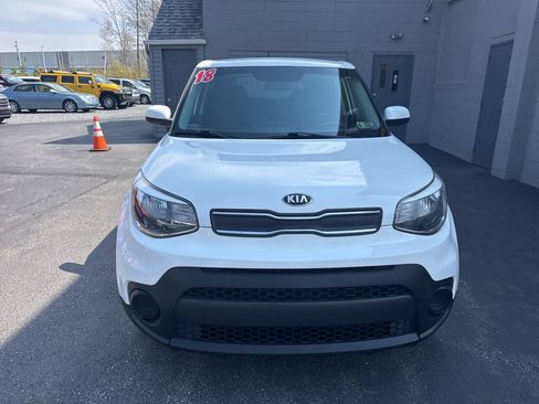 Used 2018 Kia Soul FWD image 2