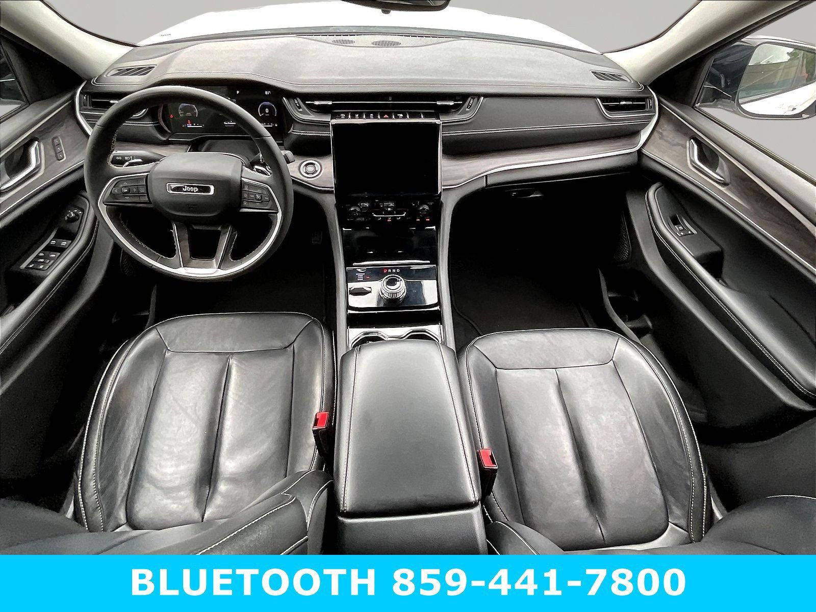 Used 2023 Jeep Grand Cherokee Limited w/ Black Appearance Package AWD/4WD image 7
