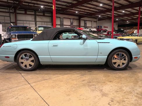 Used 2003 Ford Thunderbird RWD image 25