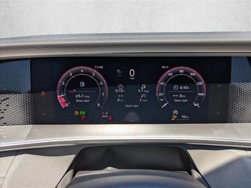 New 2026 Volkswagen Tiguan SE R-Line FWD image 16