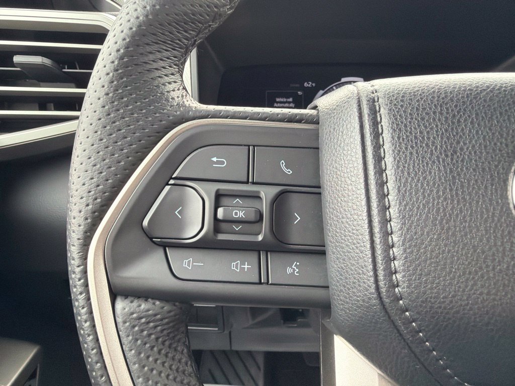 Used 2025 Toyota Tundra Limited AWD/4WD image 28
