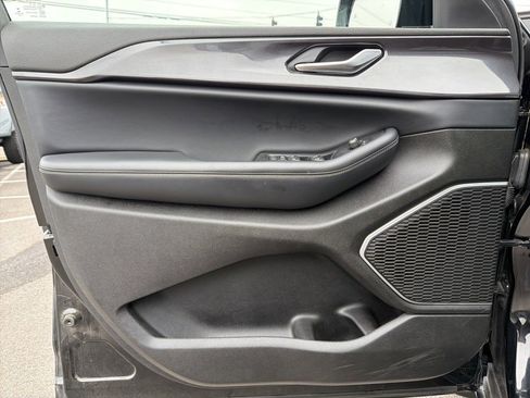 Used 2022 Jeep Grand Cherokee Altitude image 28