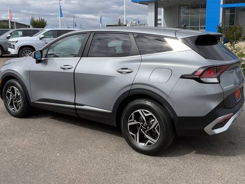 Used 2024 Kia Sportage LX FWD image 5