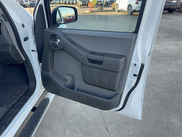 Used 2015 Nissan Xterra S w/ Value Package RWD image 11