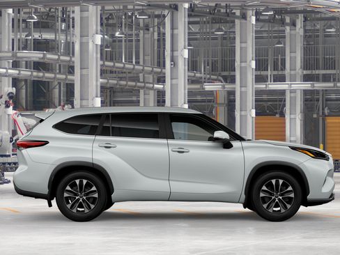 New 2026 Toyota Highlander XLE AWD/4WD image 14