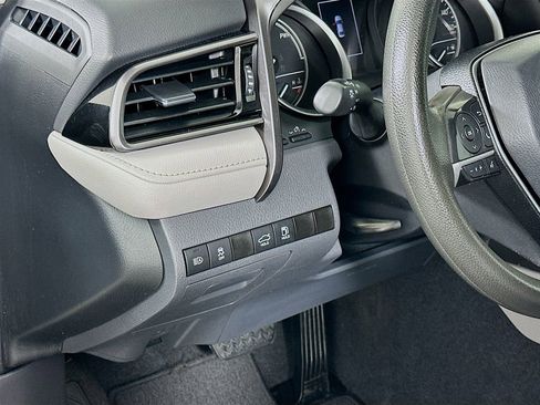 Used 2021 Toyota Camry LE image 10