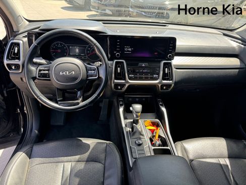 Certified 2022 Kia Sorento S FWD image 14