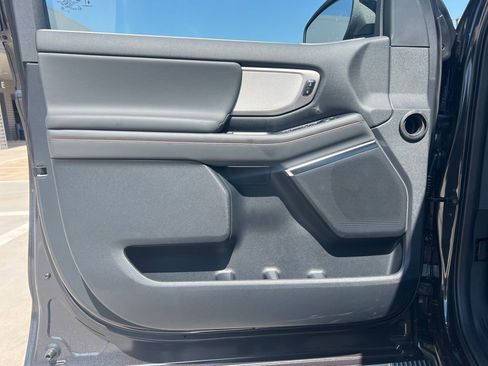 New 2025 Ford Expedition Active image 13