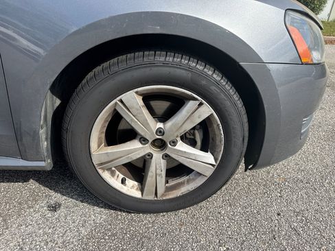 Used 2013 Volkswagen Passat 2.5 SE image 12