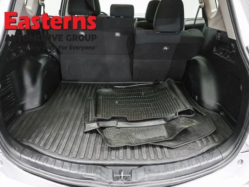 Used 2018 Toyota RAV4 LE w/ All Weather Liner Package FWD image 9