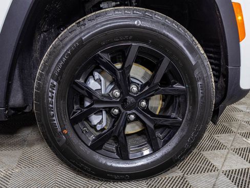 New 2026 Jeep Grand Cherokee Altitude image 46