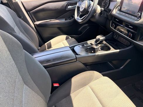 Certified 2024 Nissan Rogue SV FWD image 10