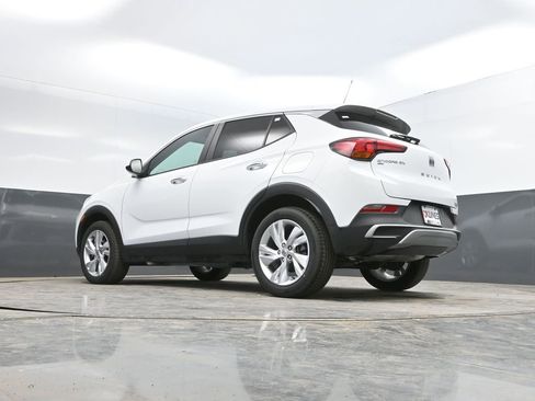 Used 2025 Buick Encore GX Preferred AWD/4WD image 34