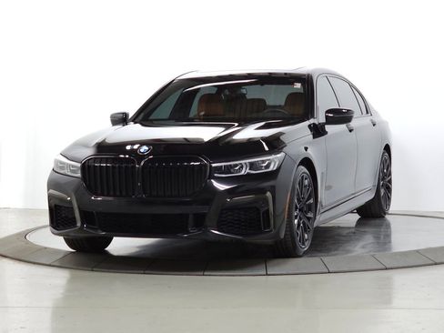 Used 2022 BMW 750i xDrive w/ Executive Package AWD/4WD image 3