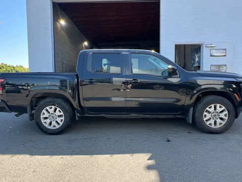 Used 2024 Nissan Frontier SV w/ SV Convenience Package RWD image 9