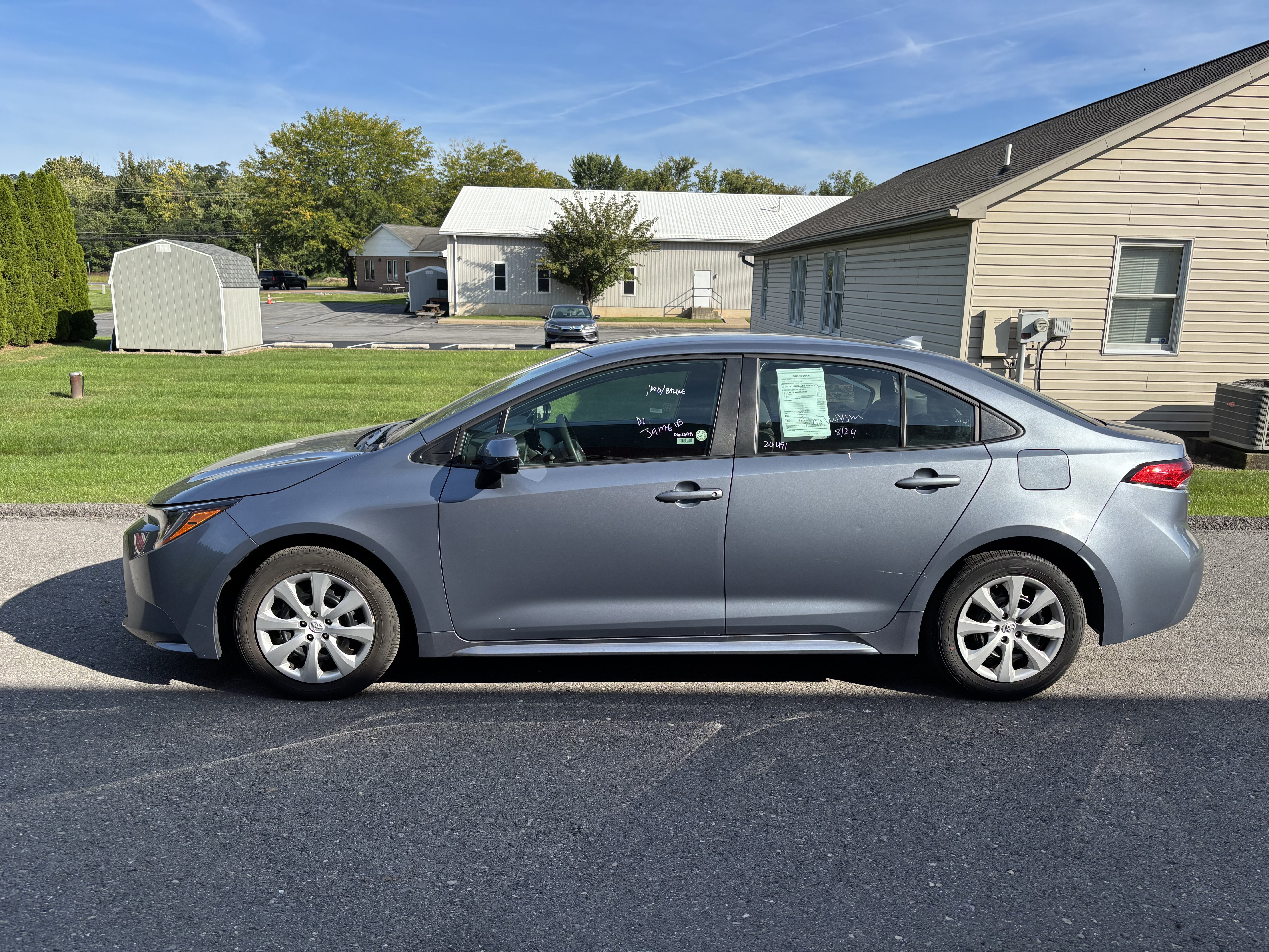 Used 2025 Toyota Corolla LE FWD image 7