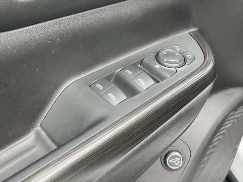 Used 2022 GMC Acadia SLT image 16