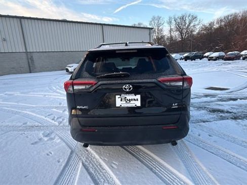 Used 2021 Toyota RAV4 LE image 30