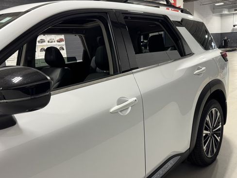 New 2026 Nissan Pathfinder Platinum AWD/4WD image 30
