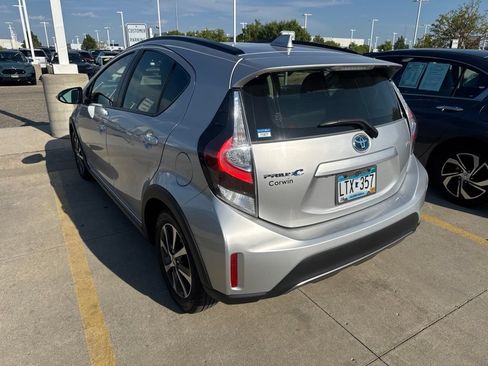 Used 2018 Toyota Prius C One w/ Carpet Mat Package FWD image 3