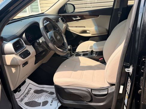 Used 2018 Kia Sorento FWD image 18