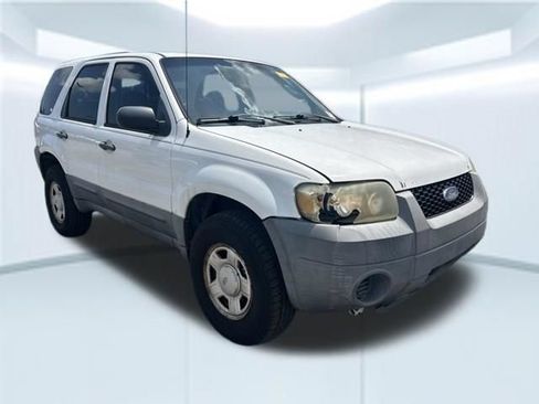 Used 2007 Ford Escape XLS FWD image 3