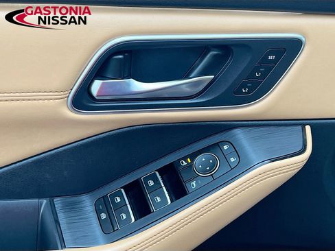 Used 2023 Nissan Rogue Platinum w/ Platinum Premium Package image 23