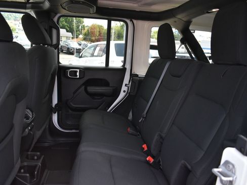 Used 2022 Jeep Wrangler Unlimited Sport AWD/4WD image 13