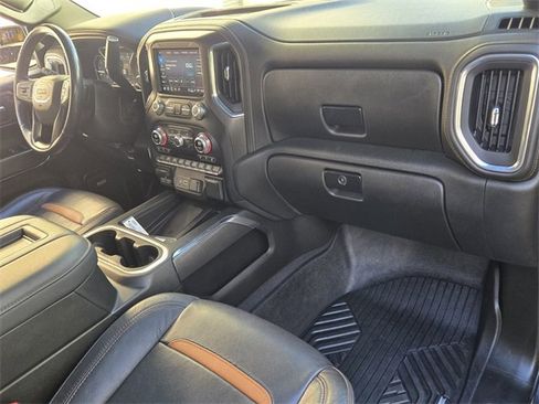 Certified 2022 GMC Sierra 1500 AT4 w/ AT4 Premium Package image 18