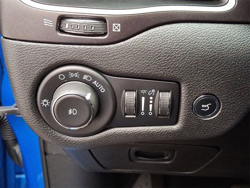 Used 2020 Jeep Cherokee Trailhawk w/ Comfort/Convenience Group image 26