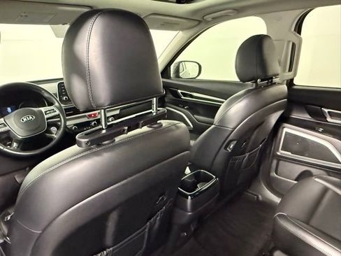 Used 2021 Kia Telluride S FWD image 37