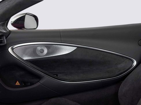 New 2026 McLaren Artura image 14