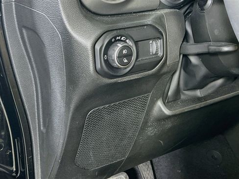 Used 2023 Jeep Gladiator Sport AWD/4WD image 10