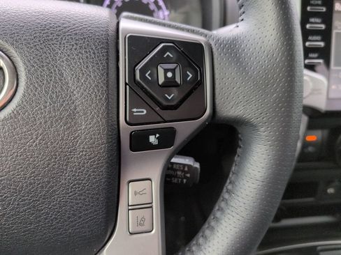 Used 2022 Toyota 4Runner SR5 Premium w/ Moonroof Package RWD image 27