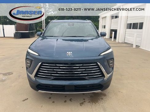 Used 2025 Buick Enclave Preferred FWD image 2