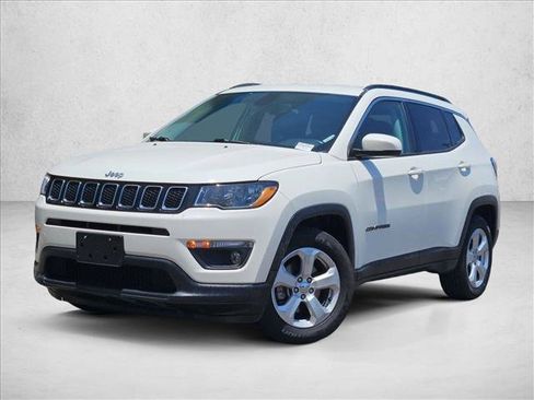Used 2019 Jeep Compass Latitude w/ Popular Equipment Group FWD image 4