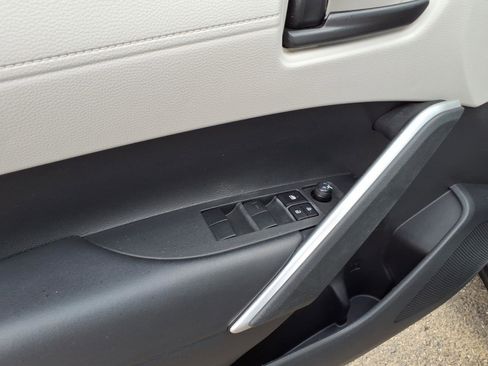 Certified 2022 Toyota Corolla Cross L AWD/4WD image 15