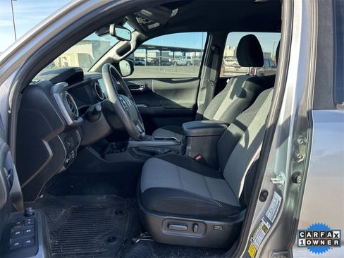 Used 2021 Toyota Tacoma TRD Off-Road w/ Technology Package image 14