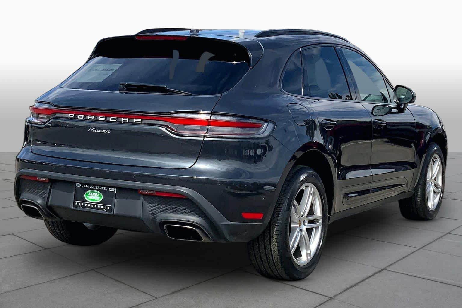 Used 2022 Porsche Macan AWD/4WD image 11