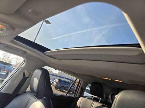 Used 2020 Toyota Highlander XLE image 26