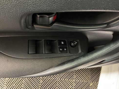 Used 2022 Toyota Corolla LE FWD image 19